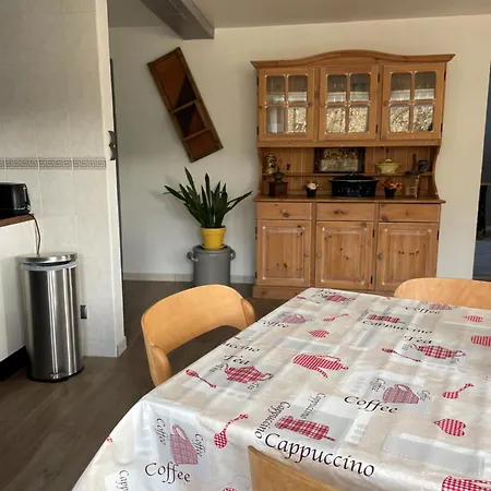 Spacieux, Lumineux Et Tres Cosy Daire *